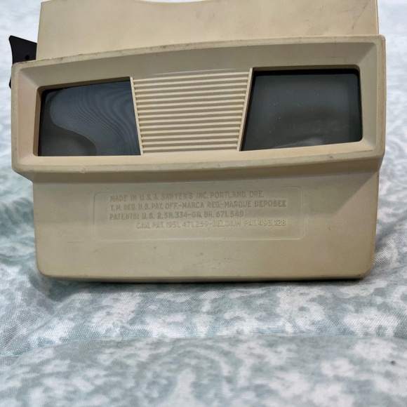 Vintage Sawyers View-Master Stereoscope With 21 Slides Beige/Brown - Picture 11 of 11